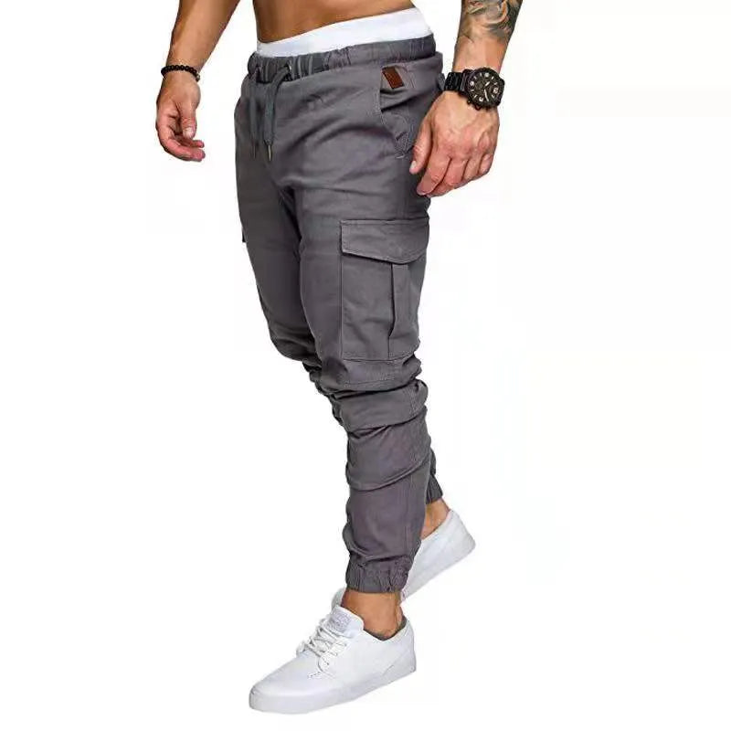 Men's cargo trousers with drawstring and patch pockets