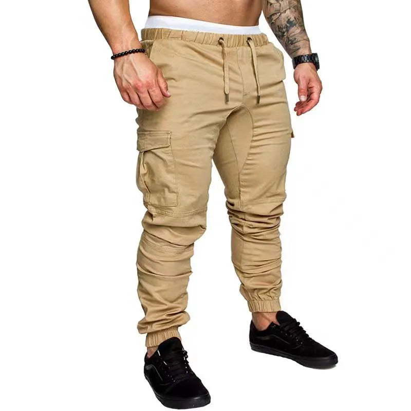 Men's cargo trousers with drawstring and patch pockets