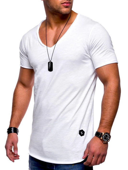 Single-colored T-shirt with V-neck and natural cut for men