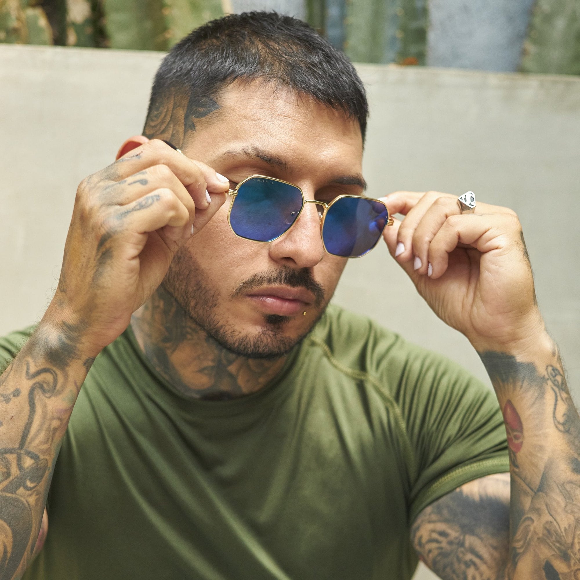 GAFAS DE SOL MARFIL VINTAGE TORNASOL AZUL - LLÉVATE 2 Y PAGA 1